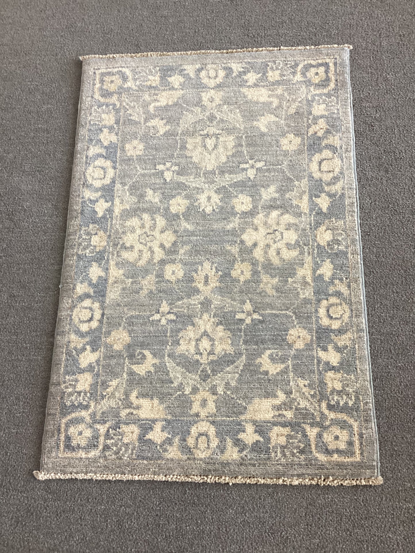 2x3 Silver Rug