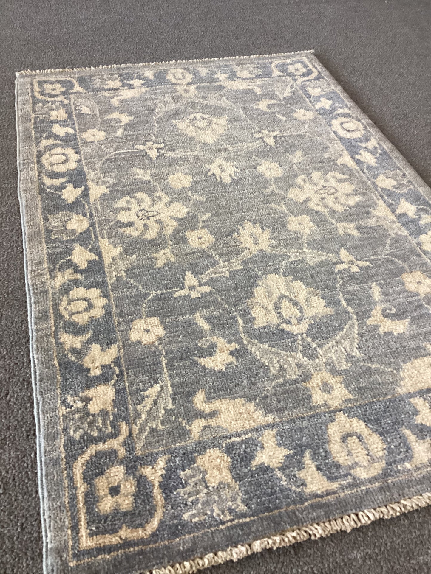 2x3 Silver Rug