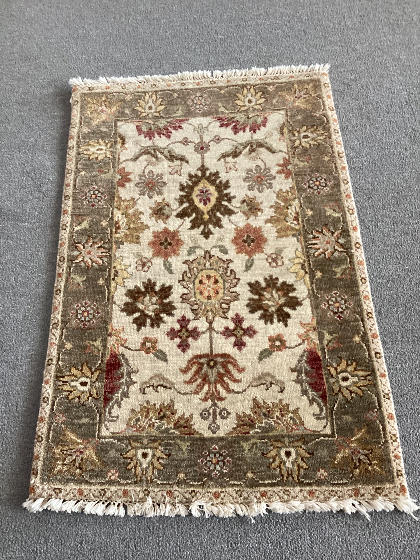 2x3 Light Brown Sultan Rug