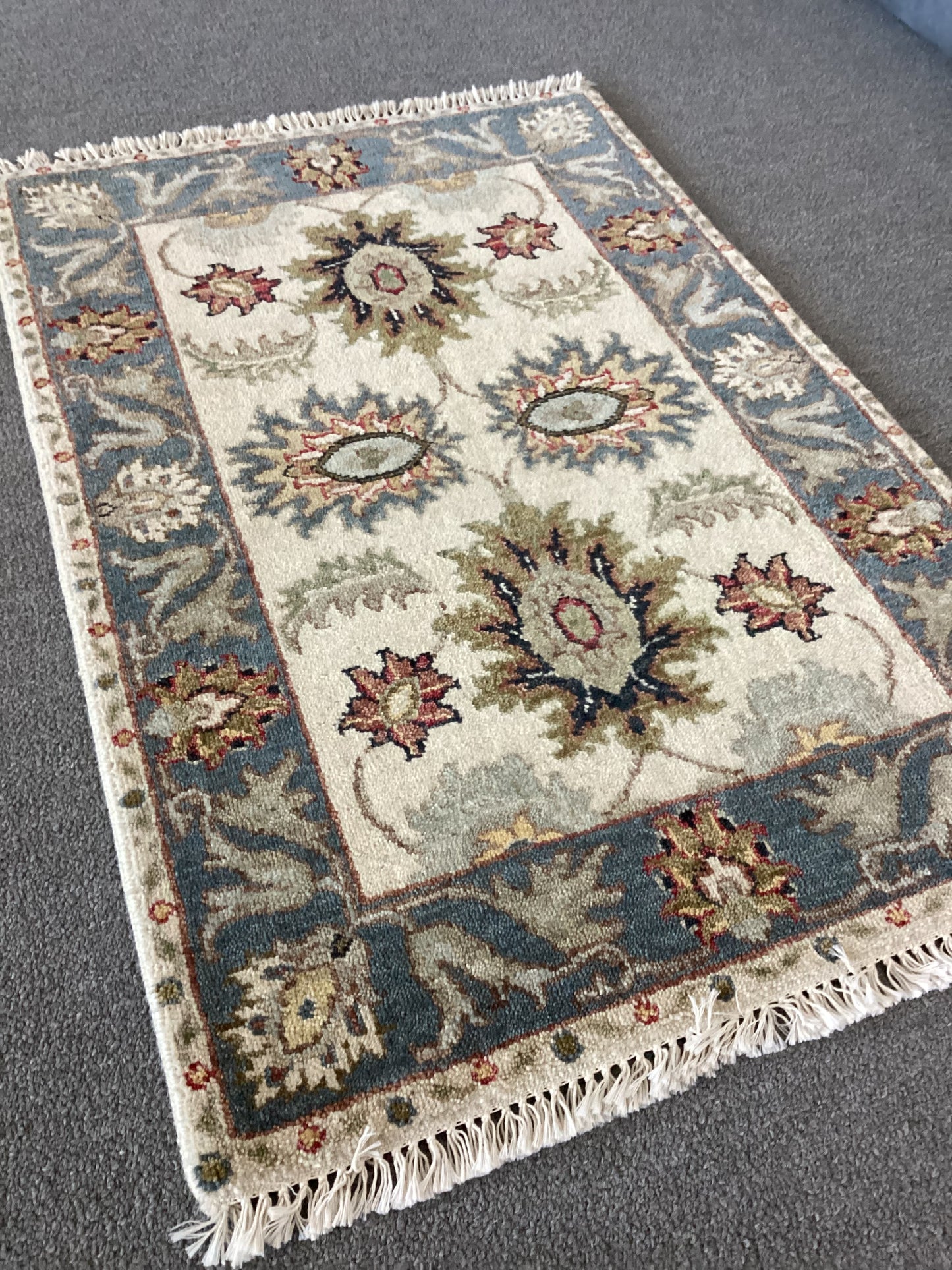 2x3 Beige/Blue Sultan Rug
