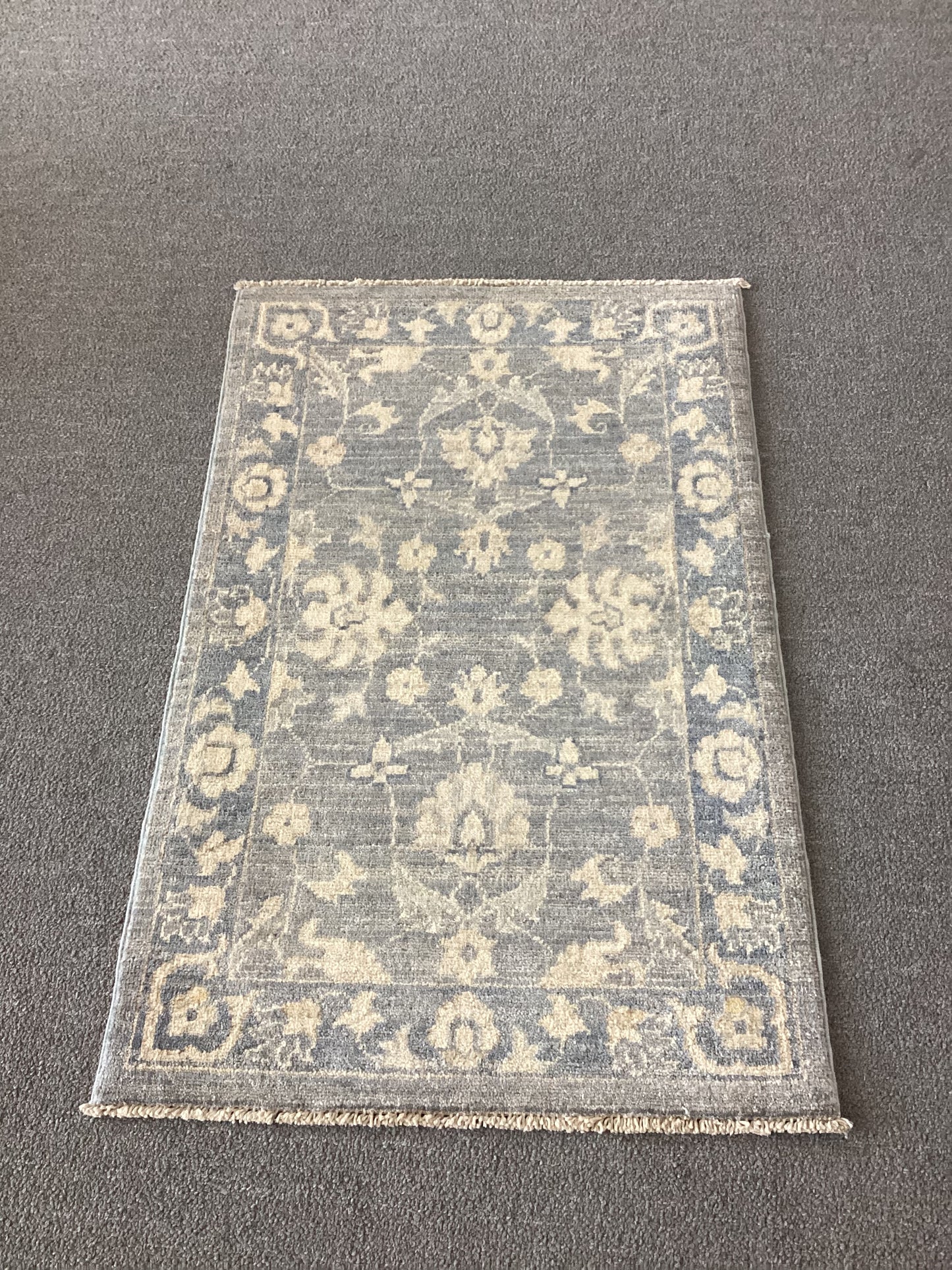 2x3 Silver Rug