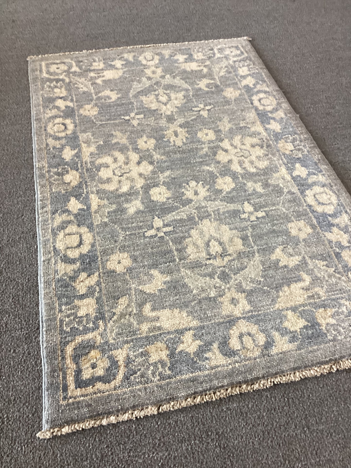 2x3 Silver Rug