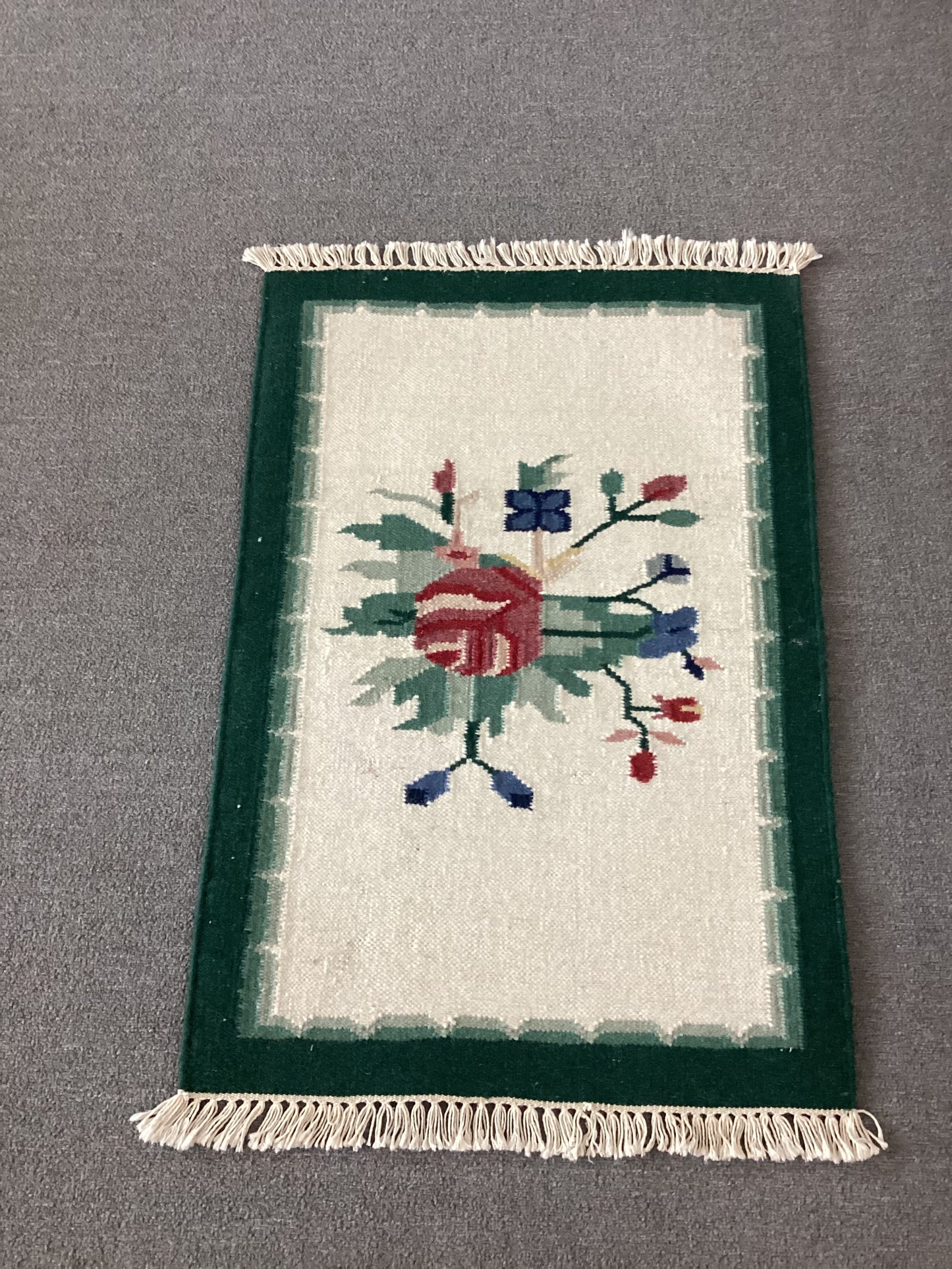 2x3 Green Dhurrie Rug