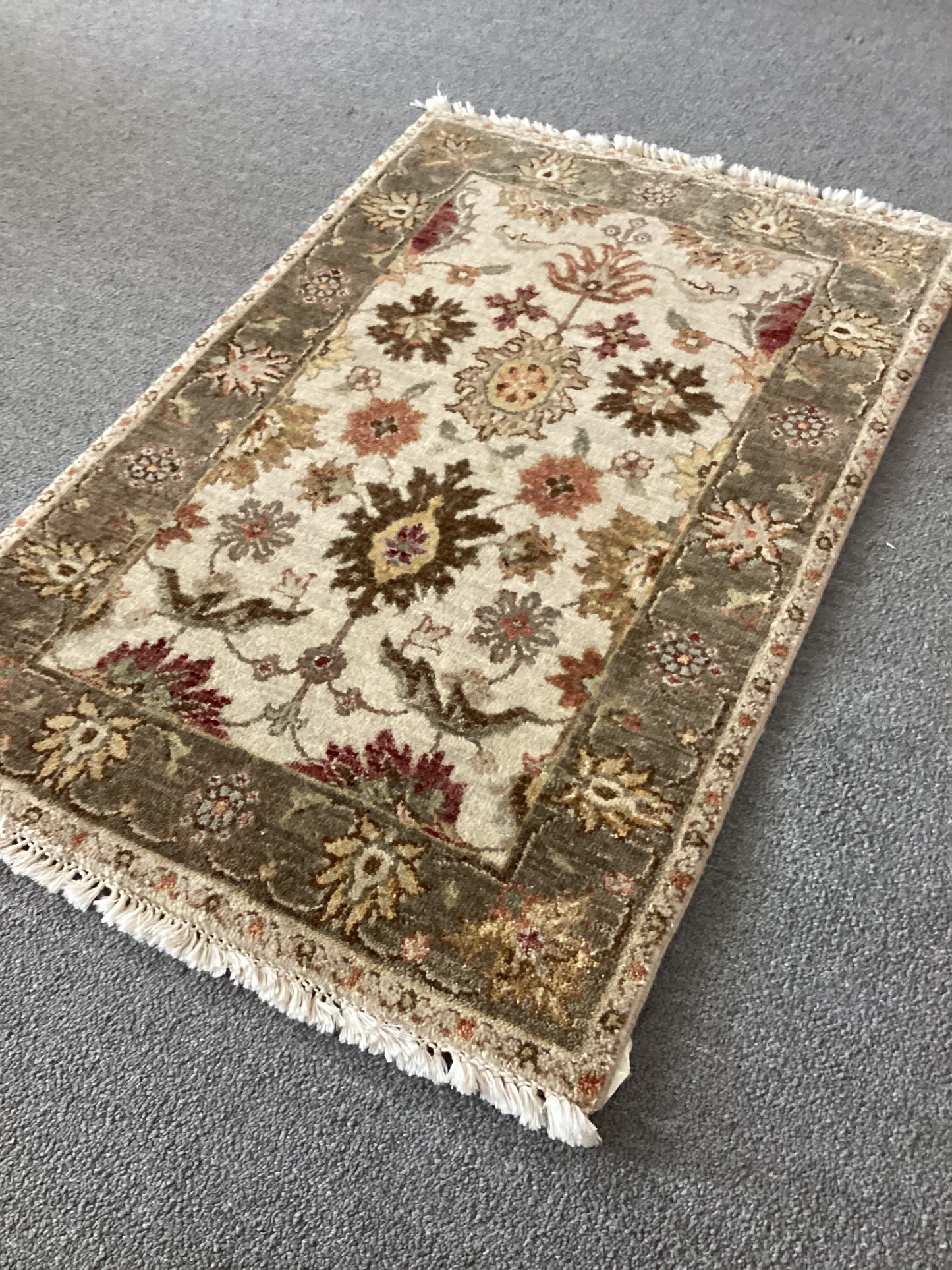 2x3 Light Brown Sultan Rug