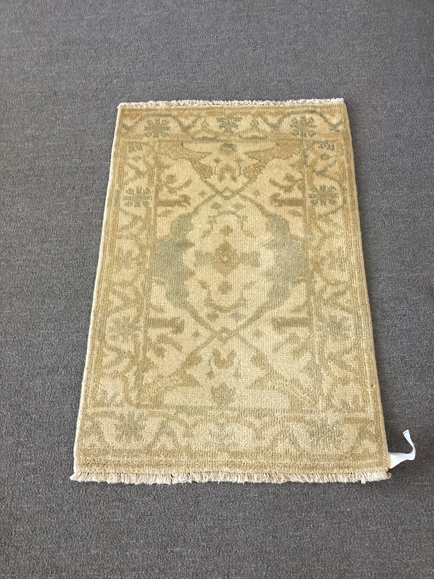 2x3 Ivory Turkish Rug