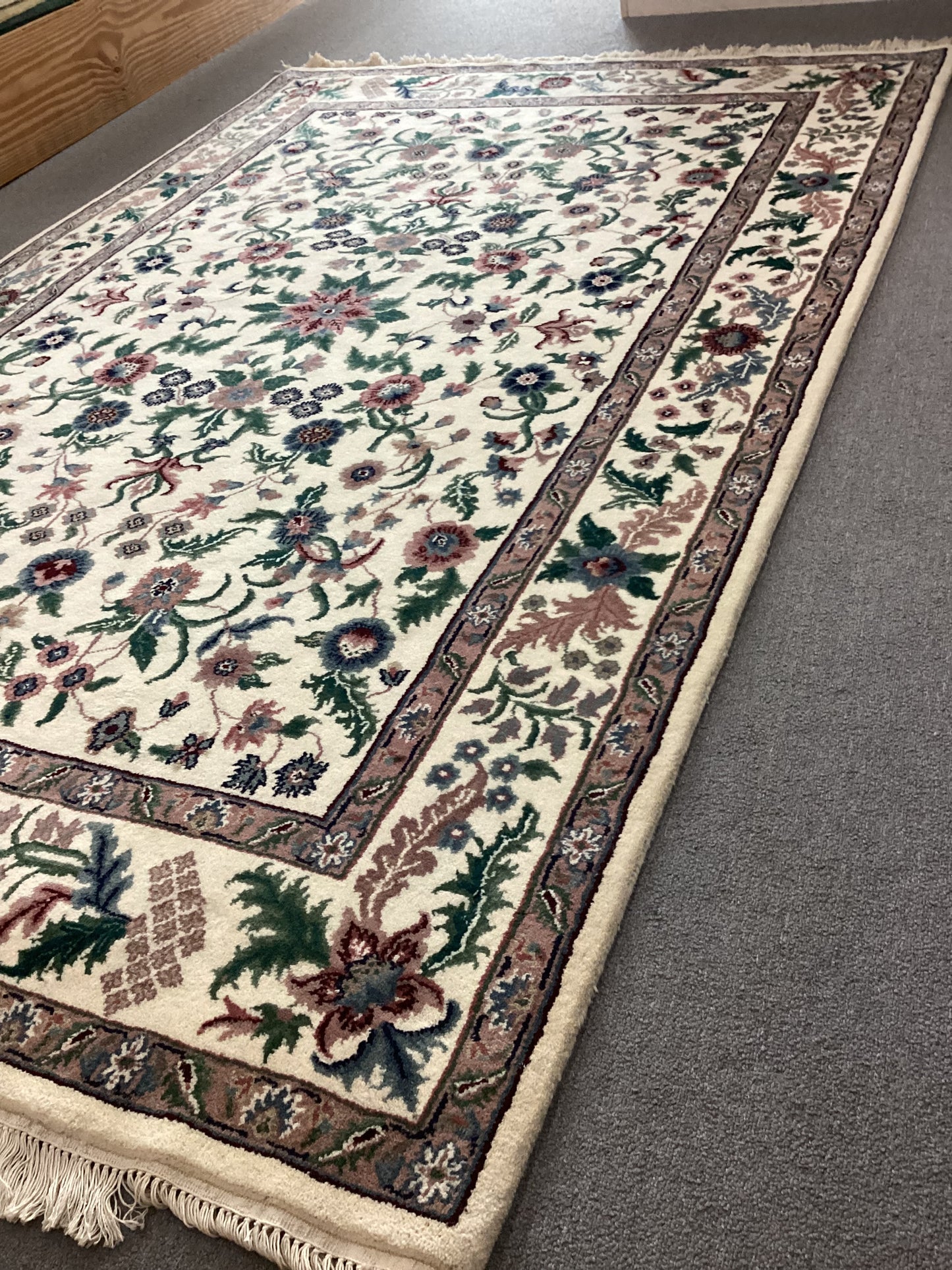 5’10 X 9’1 White Indo Persian Rug