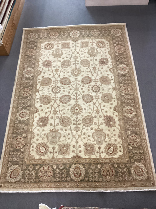 6’1 X 8’11 Beige Turkish Oushack Rug