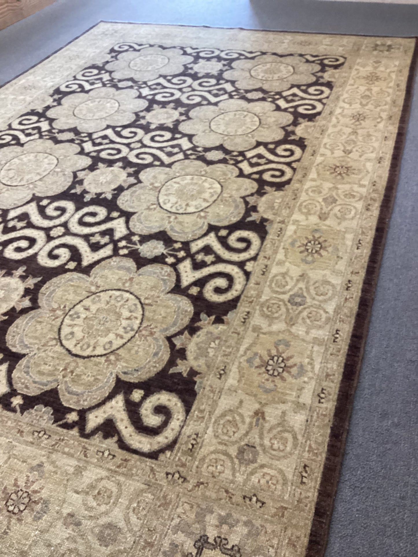 5’10 X 9’1 Brown Turkish Oushack Rug