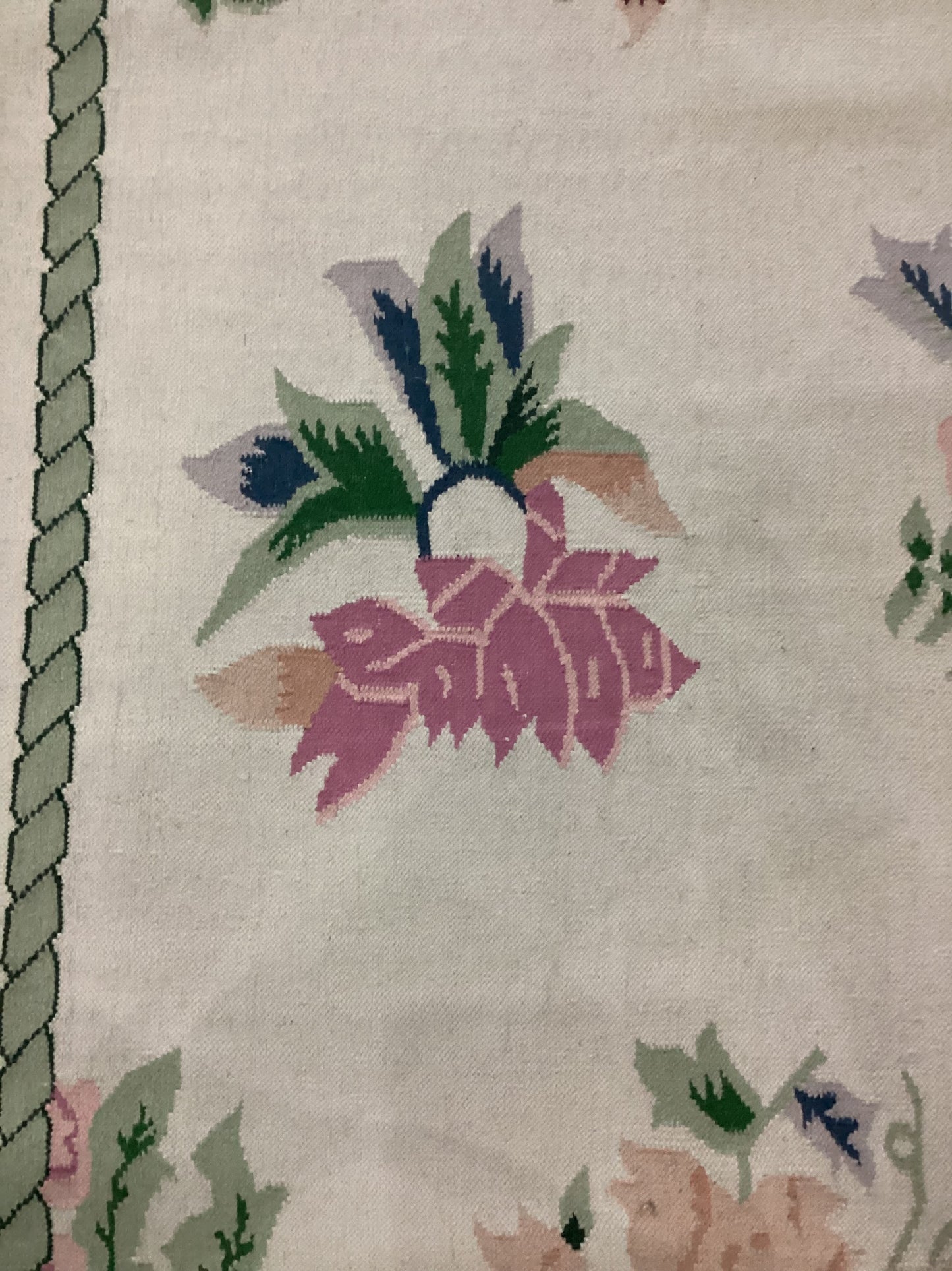 6’1 X 9 White Dhurrie Rug