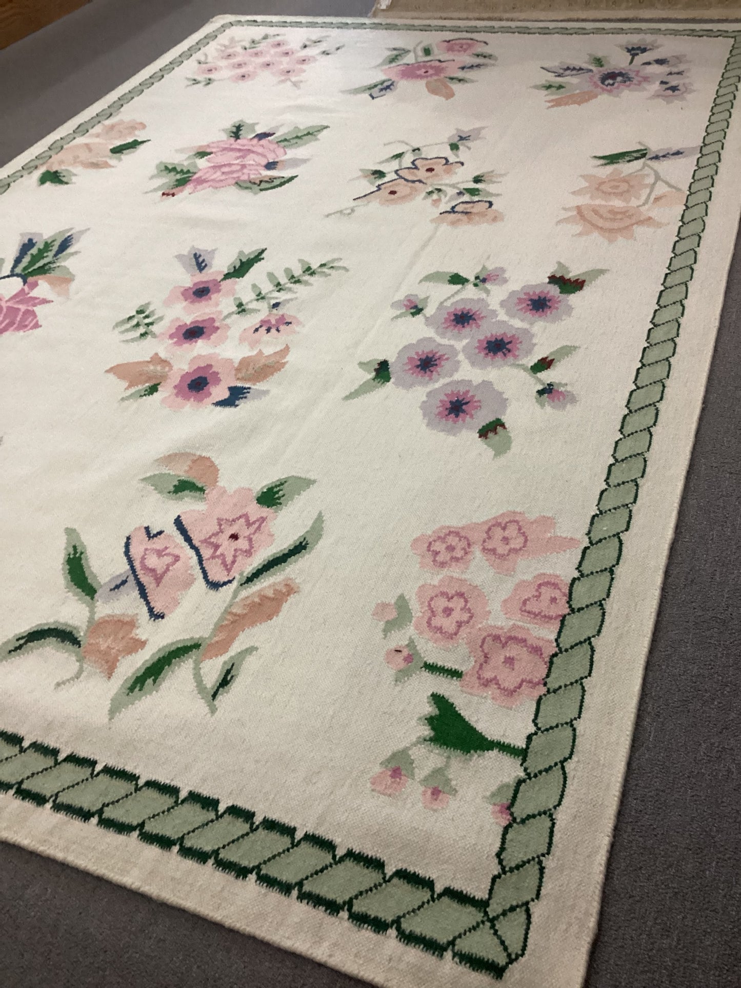 6’1 X 9 White Dhurrie Rug