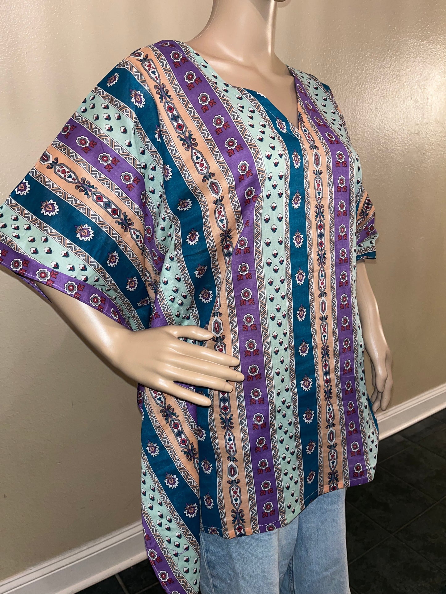 Colorful Geometric Top